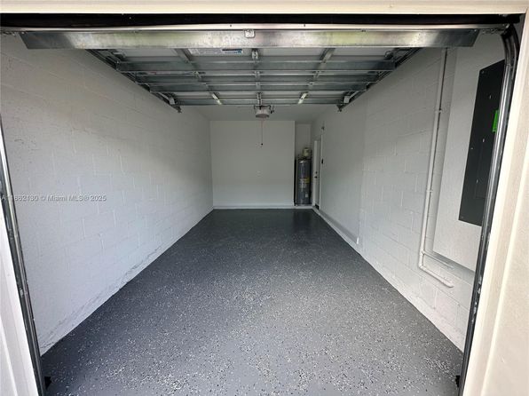 402 SE Crossoak Ln #402