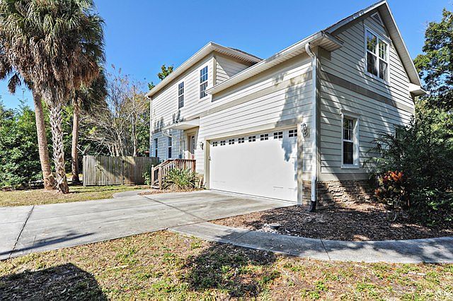 1st image of 6203 Sanders Dr