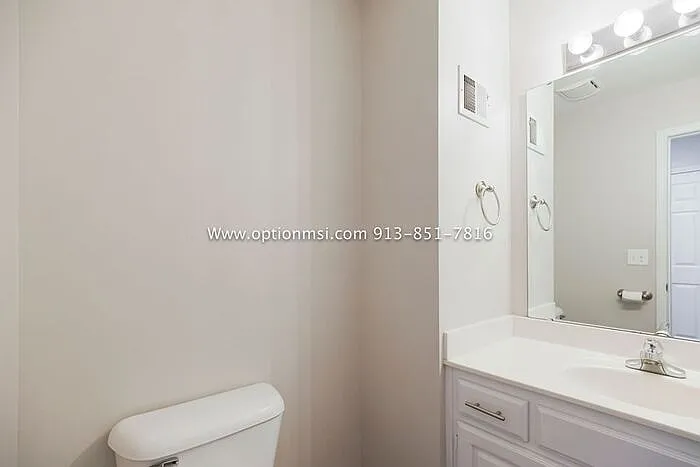 7738 W 148th St — Photo 4