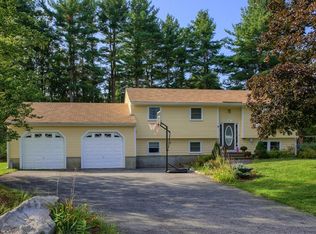 31 Burnham Rd, Billerica, MA 01821