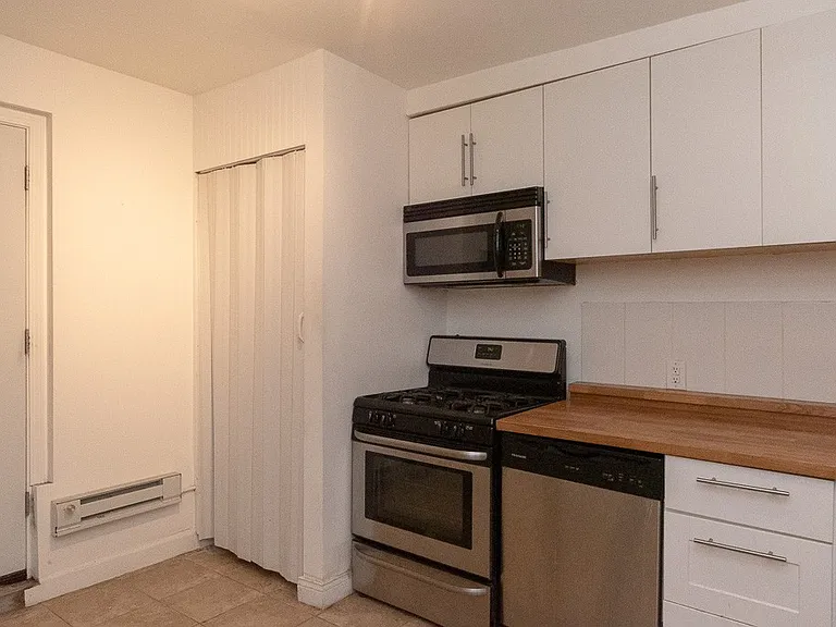 3511 W Dickens Ave #2 — Photo 6