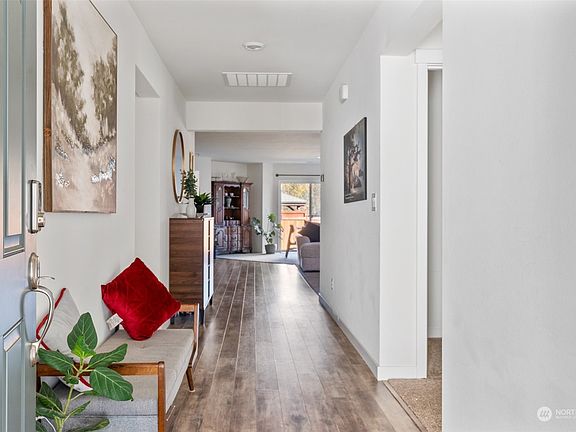 3rd image of 17711 123rd Street E