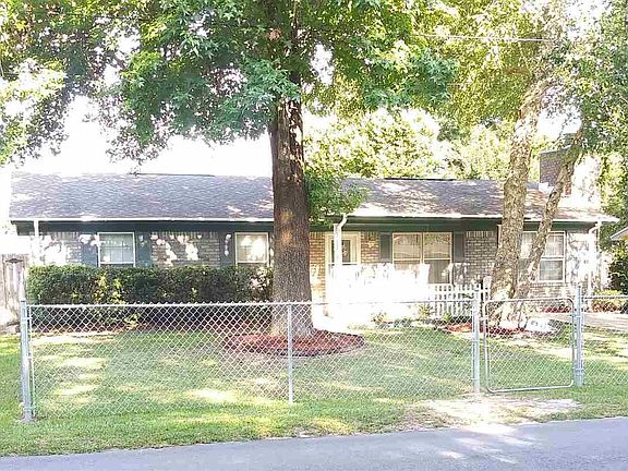 2nd image of 4465 Pine Villa Cir