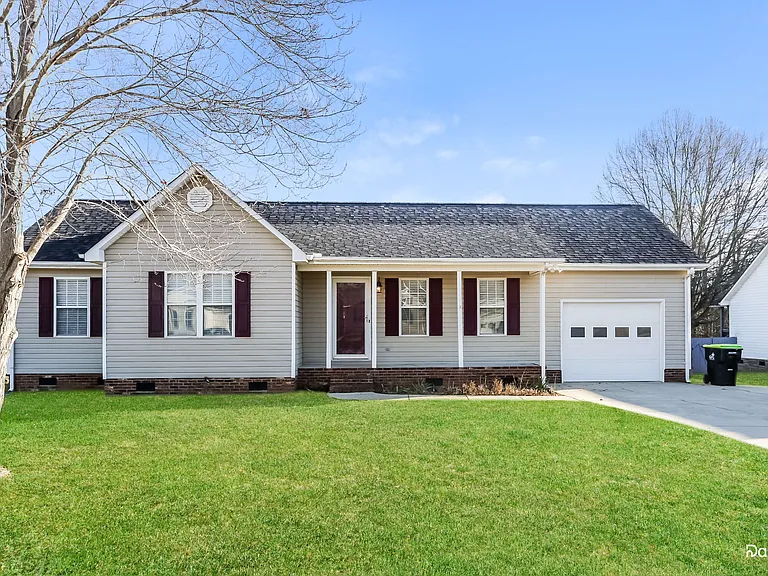 1018 Lauren Glen Dr — Photo 3