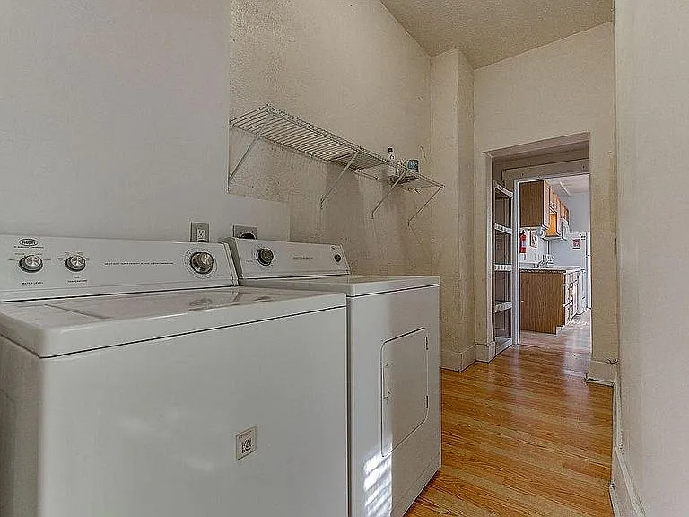 208 N Beech St — Photo 10
