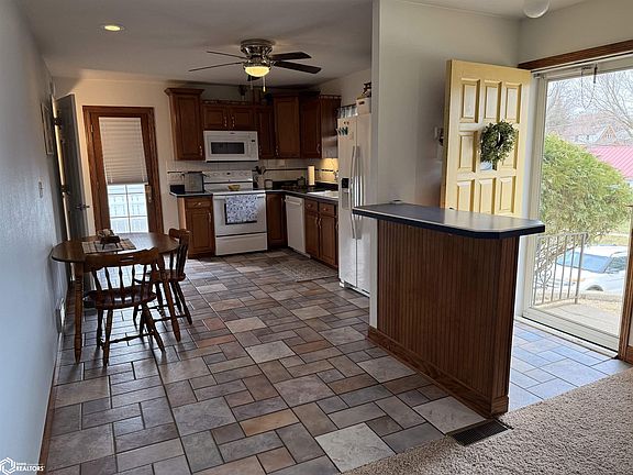 5th image of 511 W 15th St