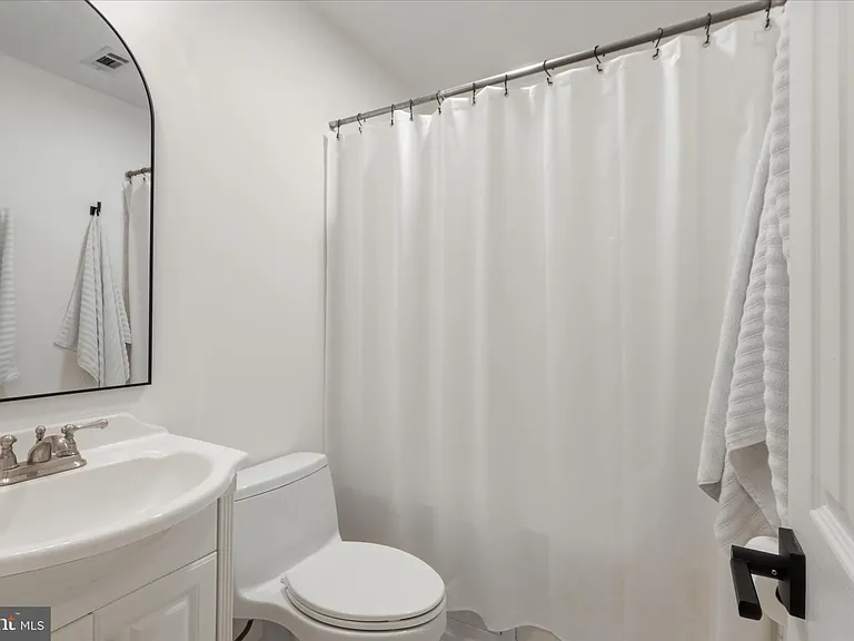 2412 Rosedown Dr — Photo 25