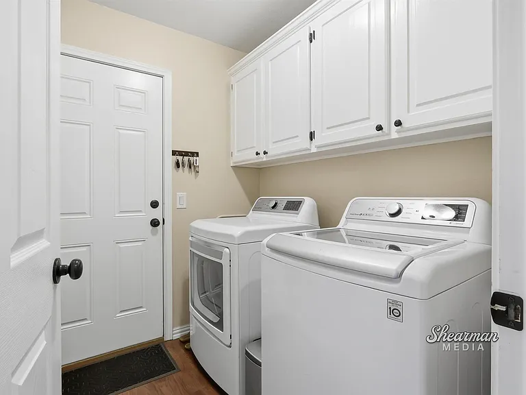 1215 Amherst St — Photo 24