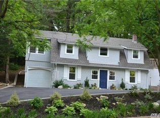 4 Centershore Rd S, Centerport, NY 11721