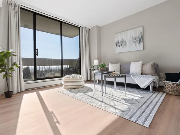 6759 Willingdon Ave #706, Burnaby, BC V5H 3Y9