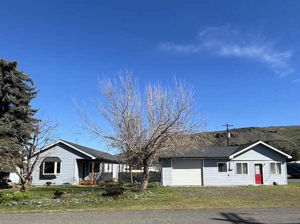 107 W 2nd St, Wallowa, OR 97885