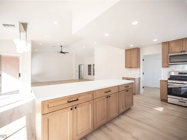 9817 Kernville Dr, Las Vegas, NV 89134