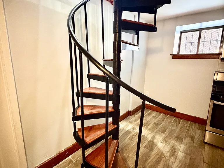 916 Whitelock St #100 — Photo 17