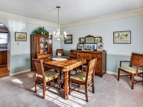3rd image of 238 Jaclyn Dr