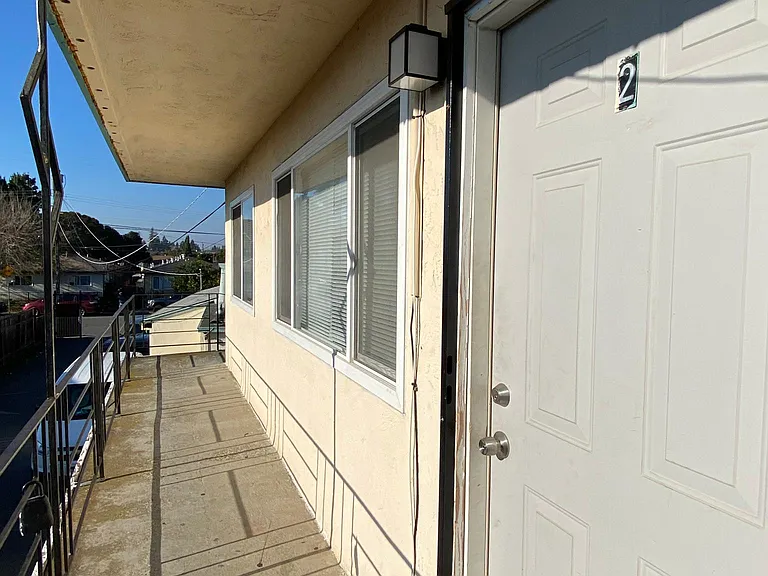 466 Shepherd Ave #2 — Photo 3