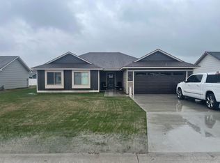 1315 Broce Bnd, Dodge City, KS 67801