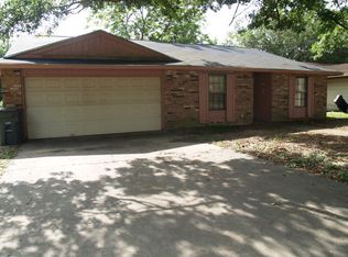 5117 Chateaux Dr, Bay City, TX 77414