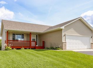 106 Summerfield Dr, Waverly, MN 55390