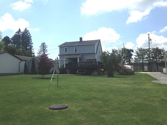3rd image of 122 Chris St