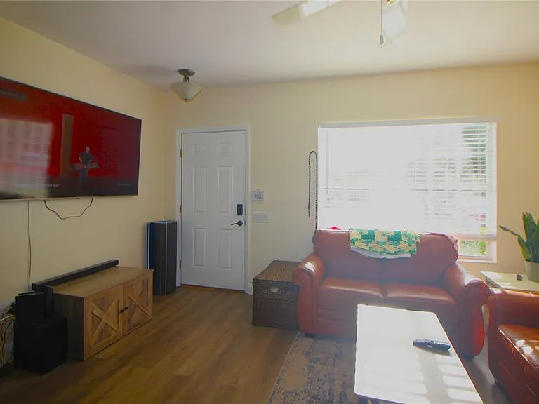 12369 Berkeley Square Dr — Photo 3