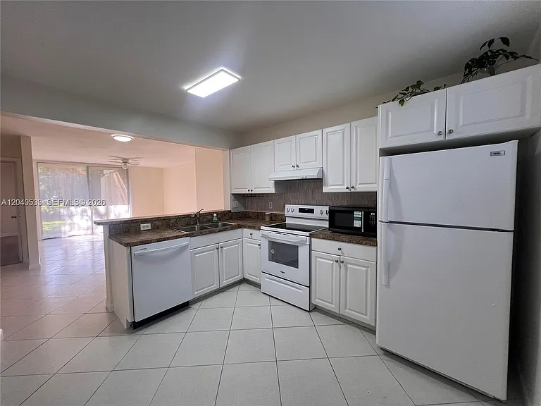 5661 Riverside Dr #101B7 — Photo 8