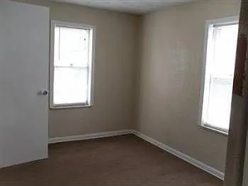 224 W Main St photo 1