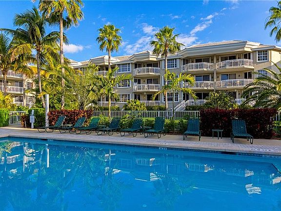 5th image of 940 Turtle Cove Ln APT 108