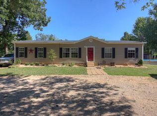 1097 Yelvington Ln, Maceo, KY 42355