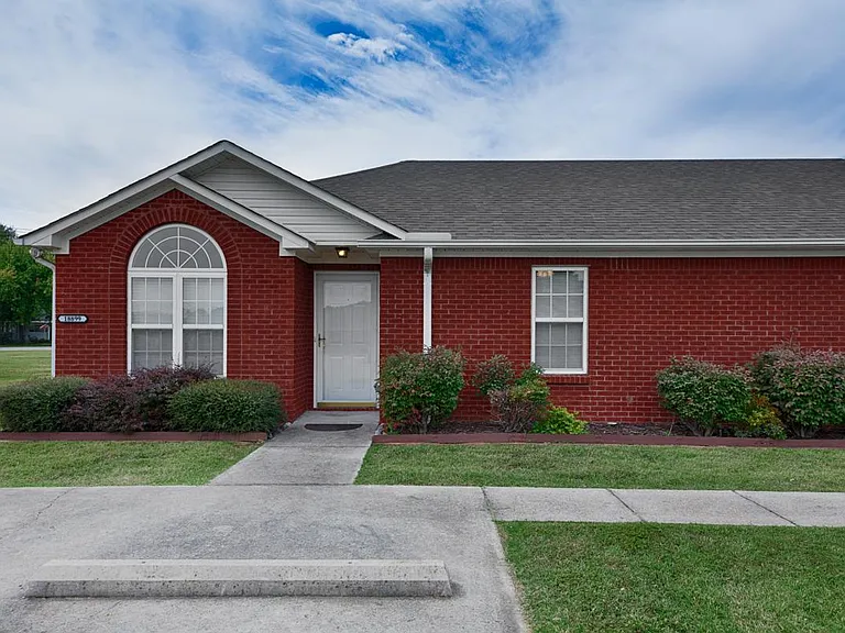 Welcome home to 18901 Easter Ferry Rd!