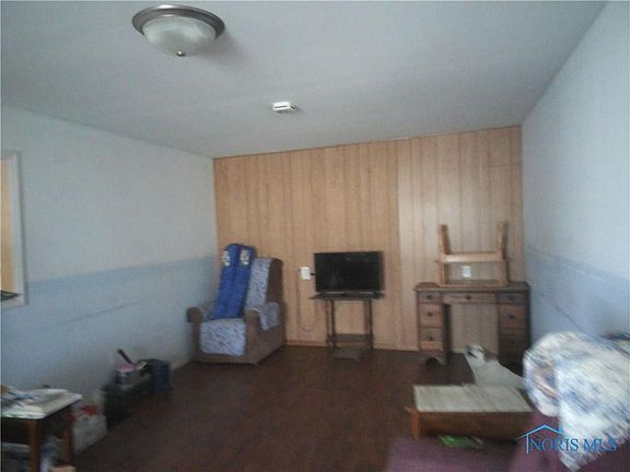 3rd image of 1390 Ayersville Ave