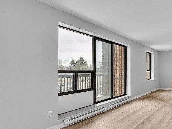 5th image of 17 Eldon Hall Pl #301