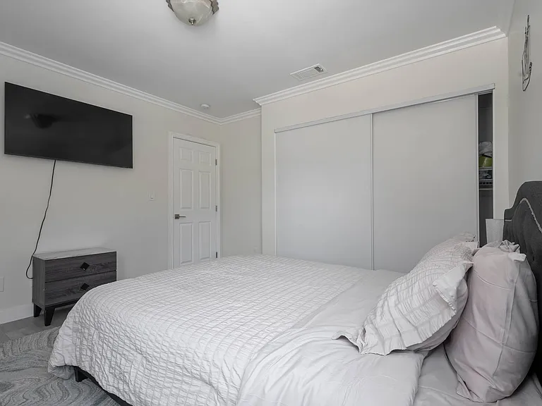 2241 N Niagara St #101 — Photo 14