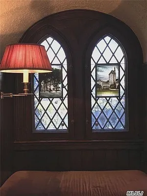 Sold by E Realty International Corp | media 8