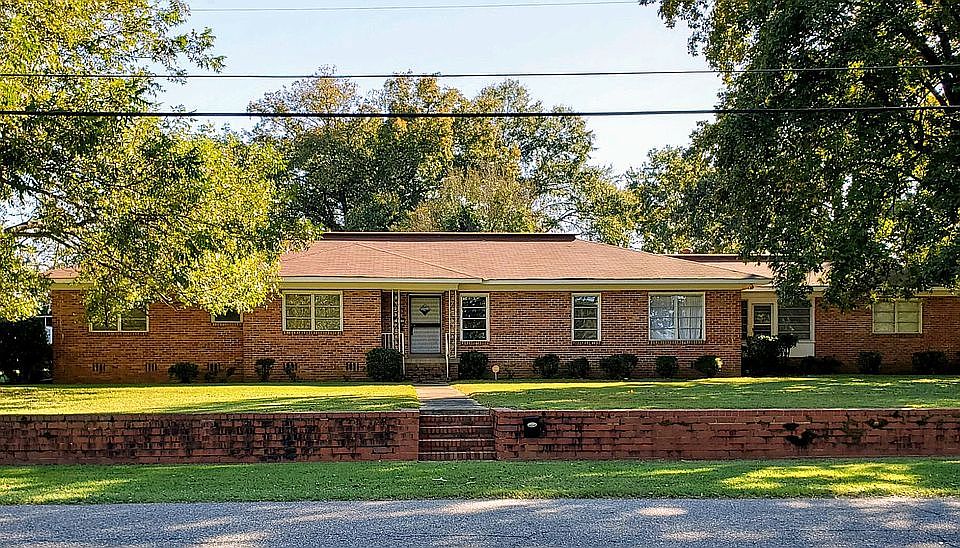 1st image of 4112 Camellia Dr