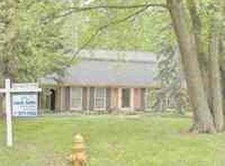 26055 Martin Ln, Grosse Ile, MI 48138