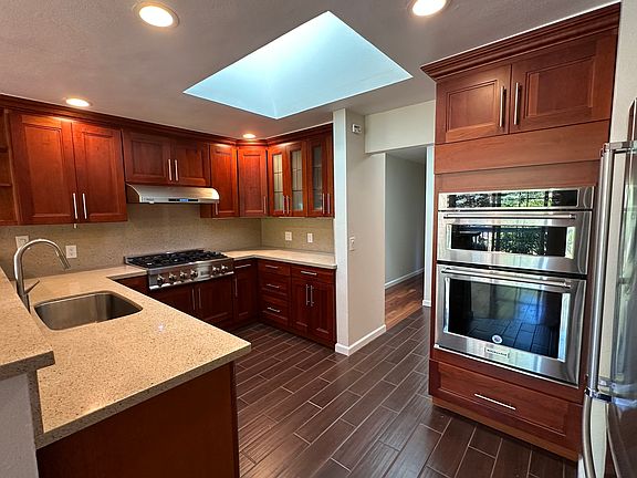 4th image of 11532 17th Ave NE