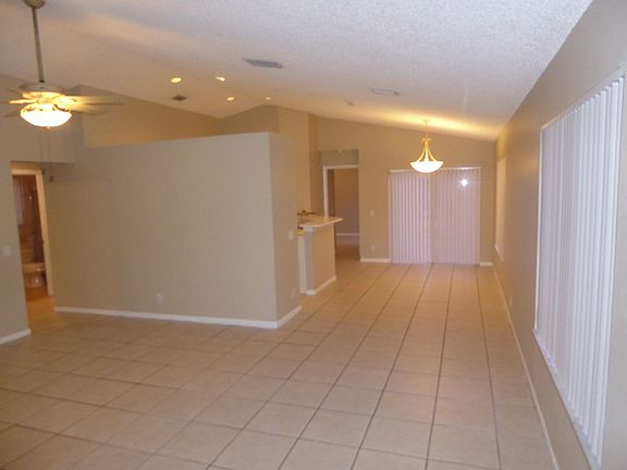2nd image of 1596 Mira Vista Cir