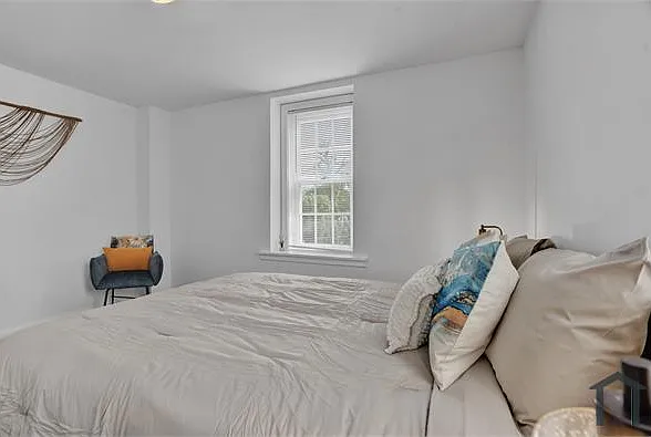 468 E Walnut Ln #3 — Photo 9