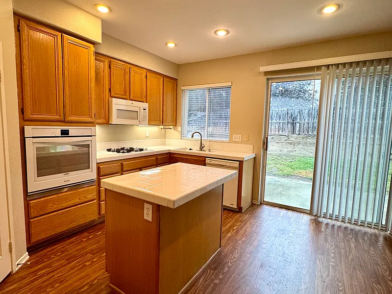41235 Sea Island Ct — Photo 12