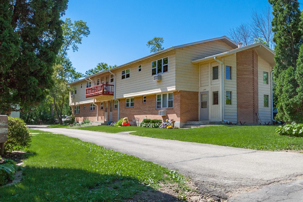 1705 Camus Lane — Photo 1