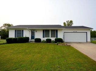 26008 Heatherfield Dr, Elkhart, IN 46514