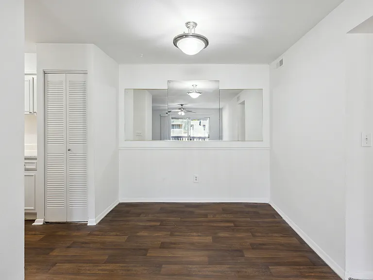 Fairway Club Apartments — Photo 55
