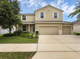 628 Neptune Dr, Groveland, FL 34736