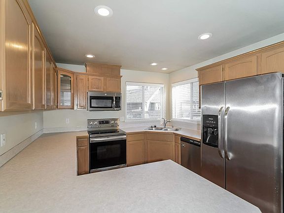 5th image of 2505 171st St E