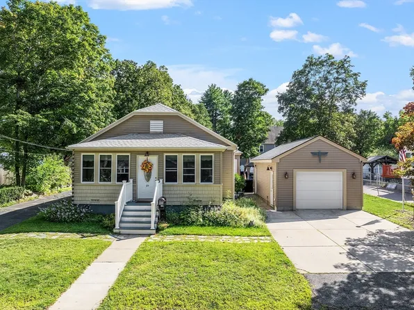 19 1st St, Hudson, MA 01749