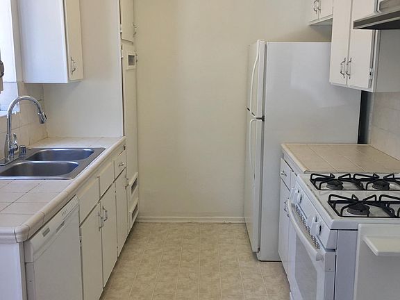 5th image of 11725 Montana Ave #105