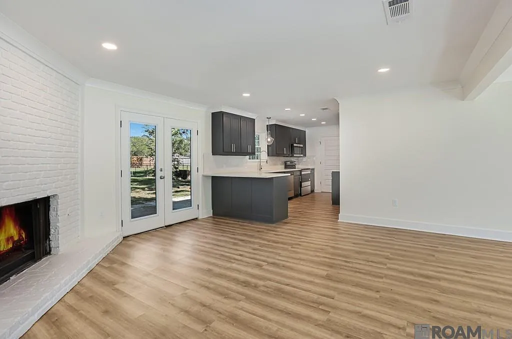 3 bed, 1308 sqft, $2,100 — Photo 4