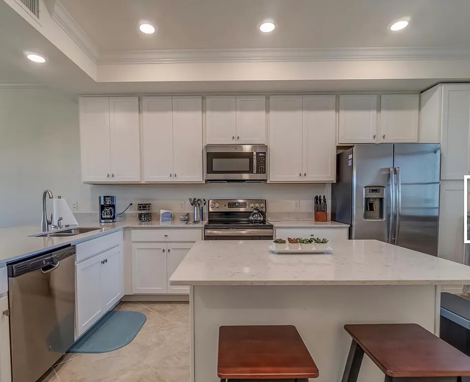 2 bed, 1121 sqft, $2,500 — Photo 1