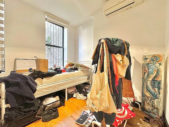 4th image of 279 Irving Ave #1A