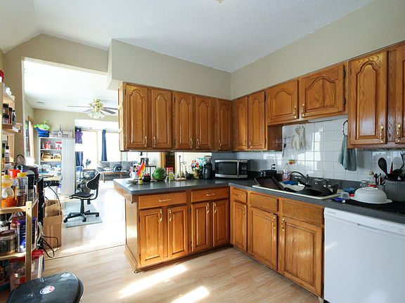 4th image of 2813 Grand Ave S #2